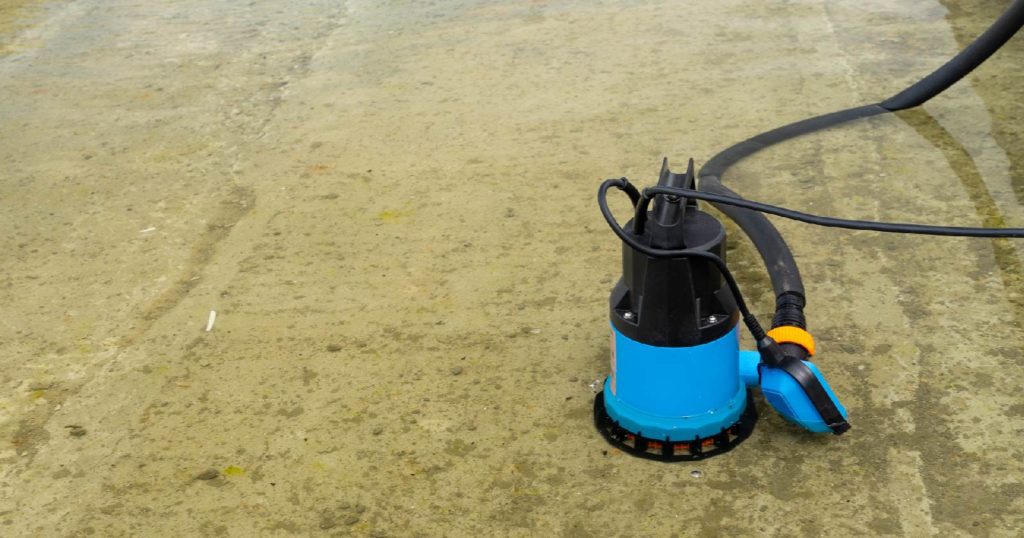 Tauchpumpe dauerhaft im Wasser